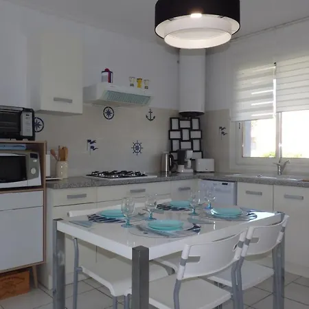 Coquet T2 Climatise, Veranda Vue Mer, Le Caounil, St Pierre La Apartment *